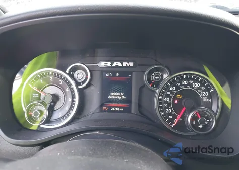 2023 Ram 1500 Big Horn 4X4 5'7 Box z USA, uszkodzony, nr VIN 1C6SRFFT4PN672120